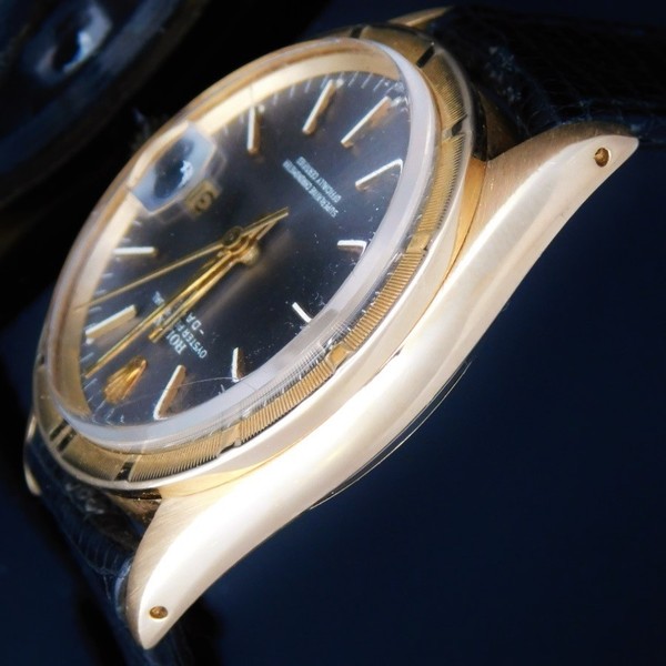 R O L E X Oyster Perpetual Date “REEDED BEZEL” 18K Solid Gold W/Gray Dial☆激 希少1967年美品18金無垢シャンパンゴールドエンジンベゼル☆ロレックス オイスターパーペチュアルデイト Ref.1501☆希少グレイダイアル |  アンティーク時計の販売・修理・買取【クール ...