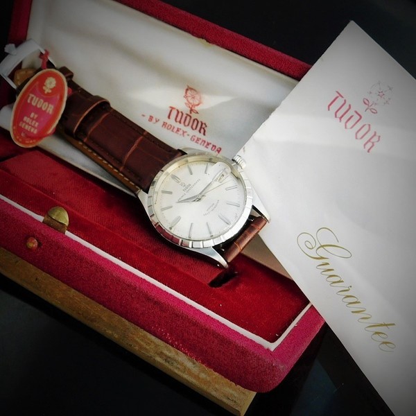 TUDOR Oyste Prince Date “SMALL ROSE EMBLEM”  Self-Winding☆激激希少1960年製造付属品完備☆フローラルベゼル☆チュードル オイスタープリンスデイト  Ref.7966☆Cal.385☆純正現行尾錠u0026ストラップ | アンティーク時計の販売・修理・買取【クールオークション】