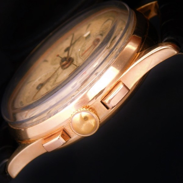 UNIVERSAL GENEVE Triple Calendar & MOONPHASE “TRI-COMPAX” Chronograph In  18K Rose Gold☆激激希少18金無垢ローズゴールド☆ユニバーサル ジュネーブ トリコンパックス Ref.12266☆名機481キャリ☆1950年代  | アンティーク時計の販売・修理・買取【クールオークション】