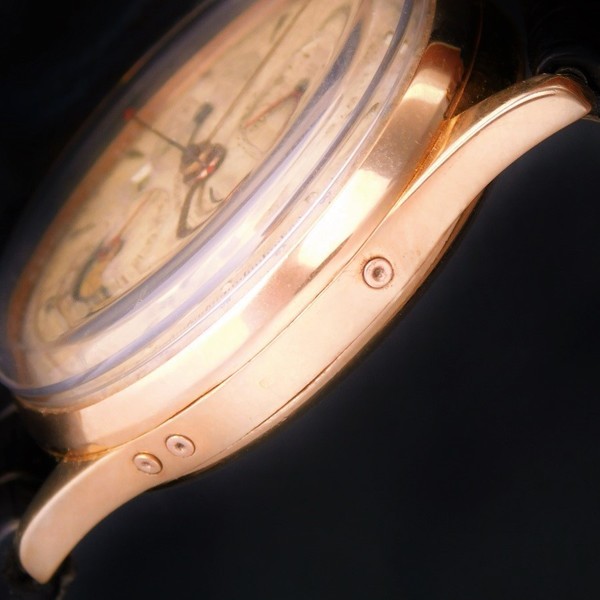 UNIVERSAL GENEVE Triple Calendar & MOONPHASE “TRI-COMPAX” Chronograph In  18K Rose Gold☆激激希少18金無垢ローズゴールド☆ユニバーサル ジュネーブ トリコンパックス Ref.12266☆名機481キャリ☆1950年代  | アンティーク時計の販売・修理・買取【クールオークション】