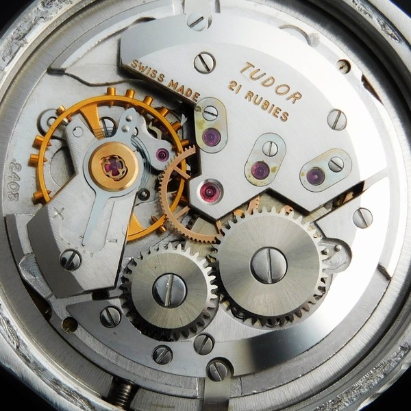 TUDOR OYSTERDATE “BIG ROSE EMBLEM” SHOCK-RESISTING Hand-winding